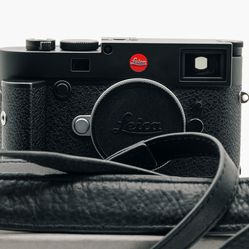 Leica M10R + accessories