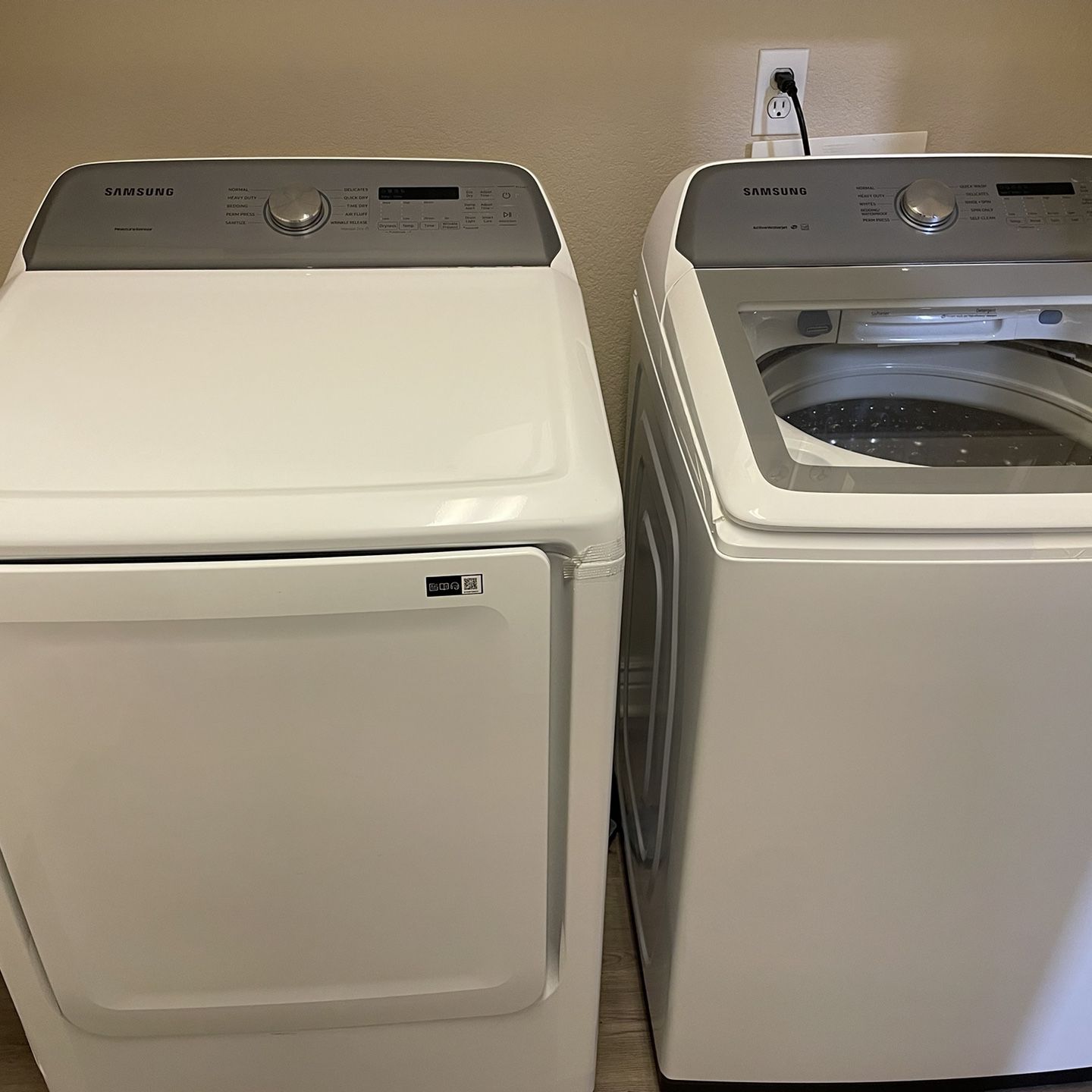Samsung Washer & Dryer - Like New