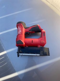 Milwaukee M12 12-Volt 23-Gauge Lithium-Ion Cordless Pin Nailer (Tool-Only