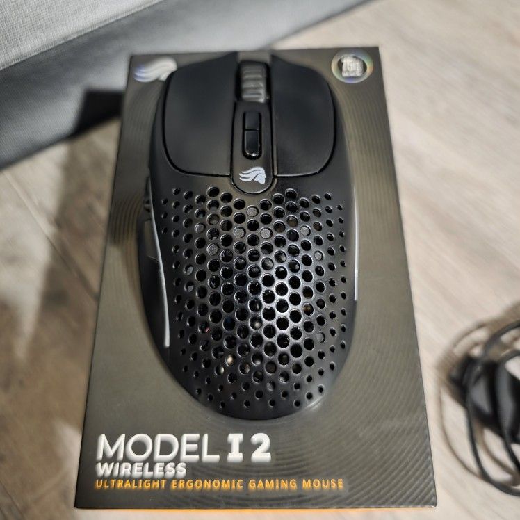 Glorious Model I2 Wireless Mouse
