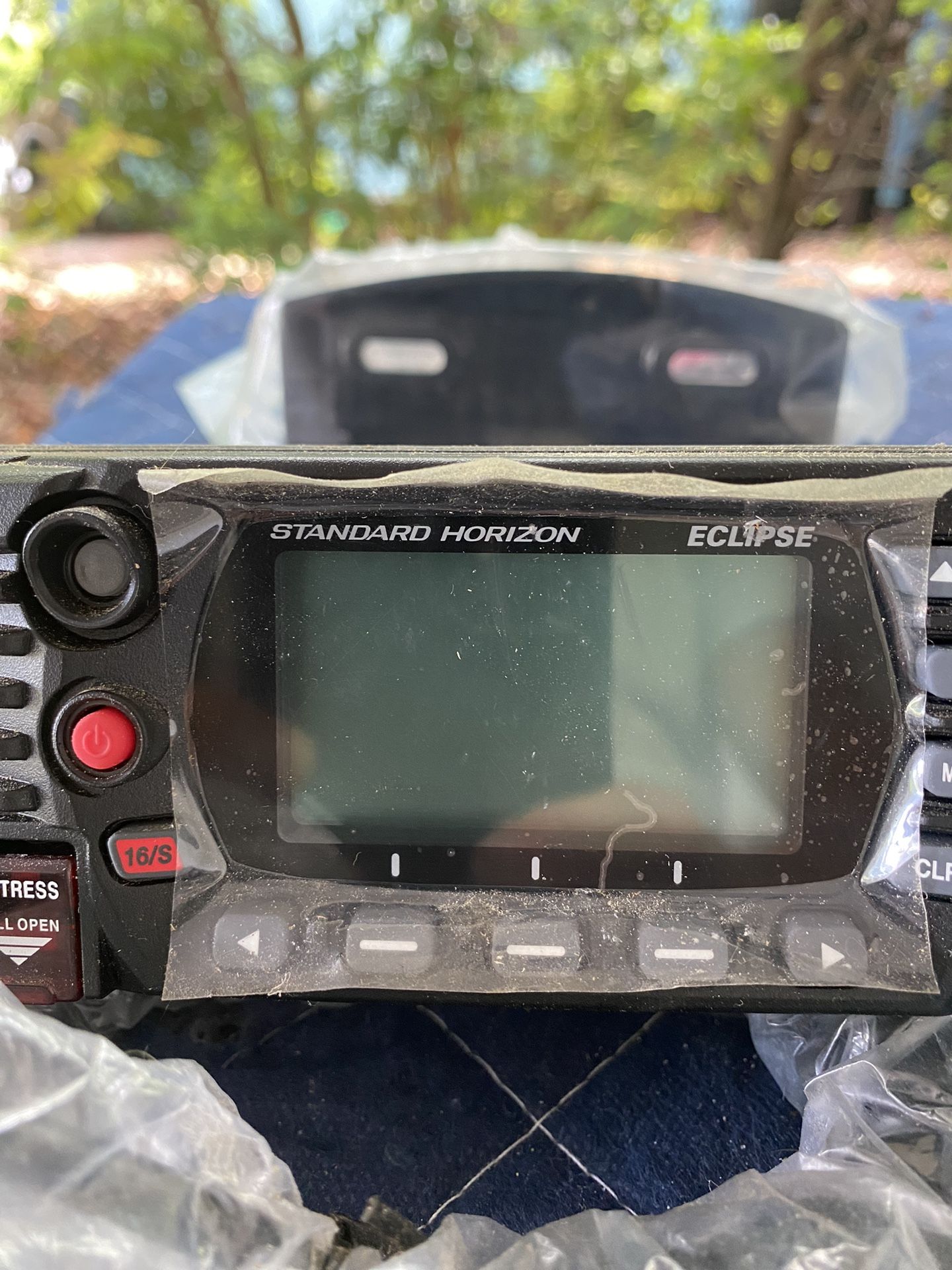 STANDARD HORIZON
トランシーバー6セット、充電器、バッテリー付 Standard Horizon GX1400GB VHF/GPS Radio 25W