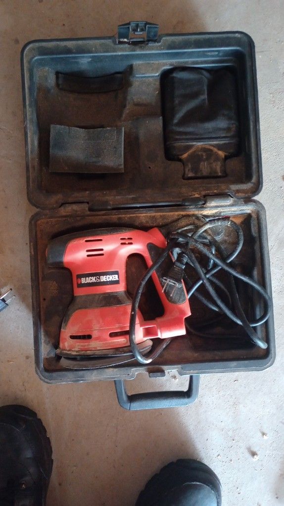 Black & Decker sander