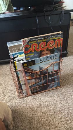 Assorted magazines