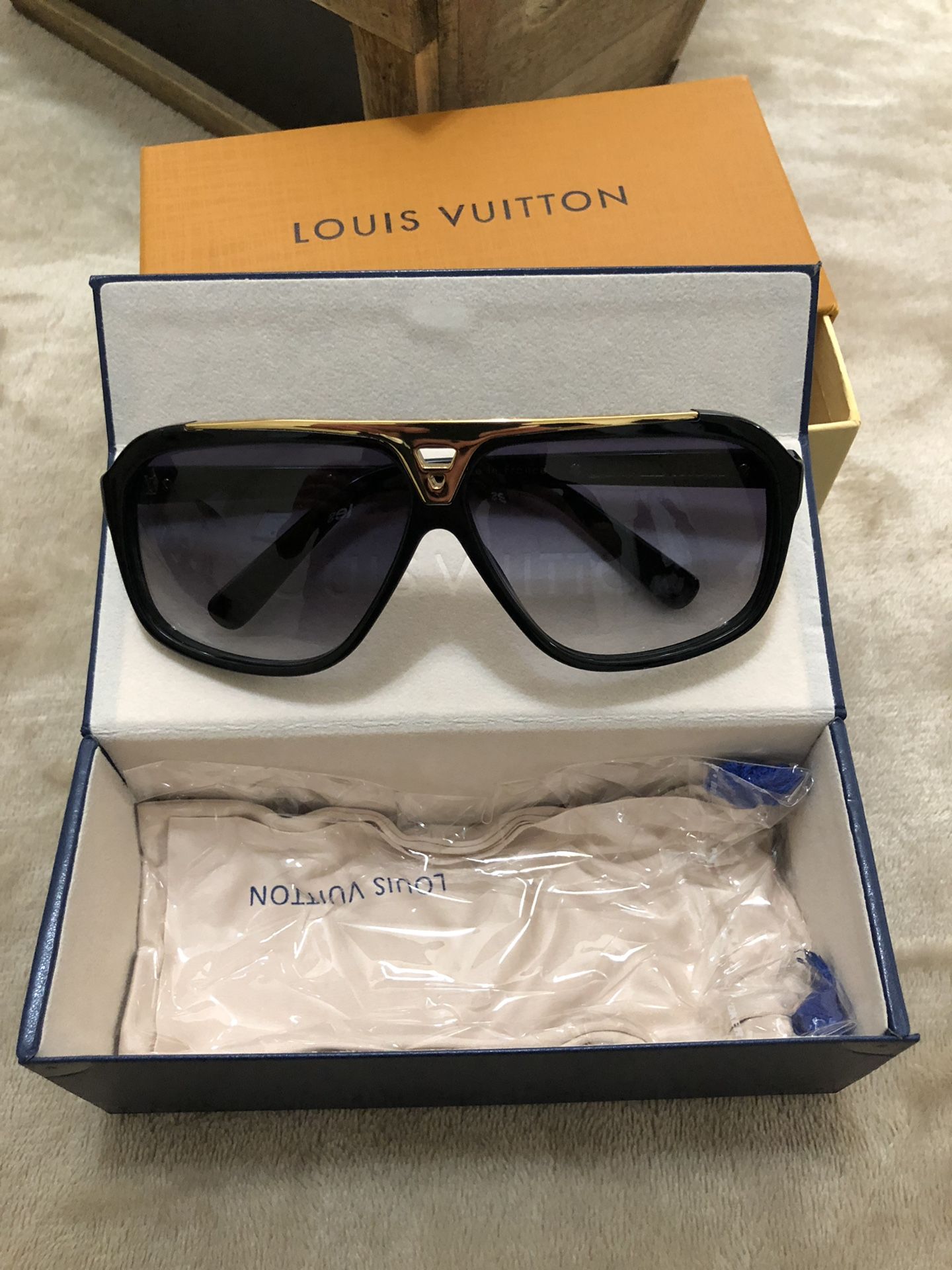 LV Clash Square Sunglasses $350.00 for Sale in Providence, RI - OfferUp