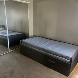Daybed Two Drawers/Two Mattresses Twin
