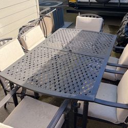 Patio Dinning Table & 6 Chairs
