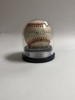 Mickey Mantle Signed Baseball - Beckett Autograph Grade 9