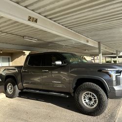 brand new 37x12.50x17 with 17” raceline wheels off toyota tundra 