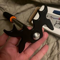 Retractable billiards cue stick bridge