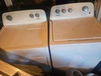 2 whirlpool washing machines 1 whirlpool dryer 2 are matching sets