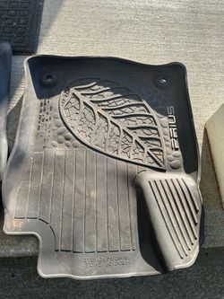 Toyota Prius floor mats  (2016)