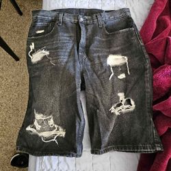 6 Levis Denim Shorts 569 For $60 Dollars