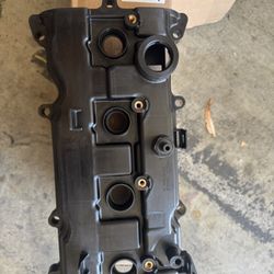NISSAN OEM VALVE COVER