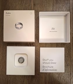 Oura Ring 4 - Size 7 - Silver - New in Original Box w/ Charger and User Manual