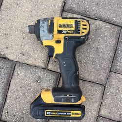Dewalt 20v impact drill with dewalt 20v 1.5AH battery