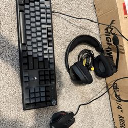 Corsair Gaming Keyboard Mouse And Headset 