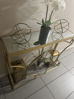 Gold Entry Table And Mirror