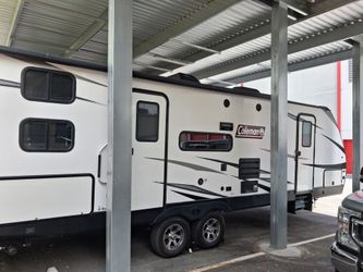 Beautiful Coleman Lantern Light Series 2755BH  Bunkhouse