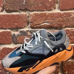 Yeezy 700 Wash Orange Size 5