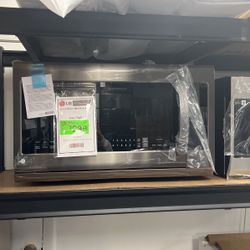 Microwave Black Stainless Steel New Open Box And 1 Year Warranty 
