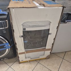 New Midea Top Load Gas Dryer 