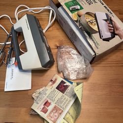 Vintage Hamilton Beach Scovill 5 Speed Hand Mixer Model 152