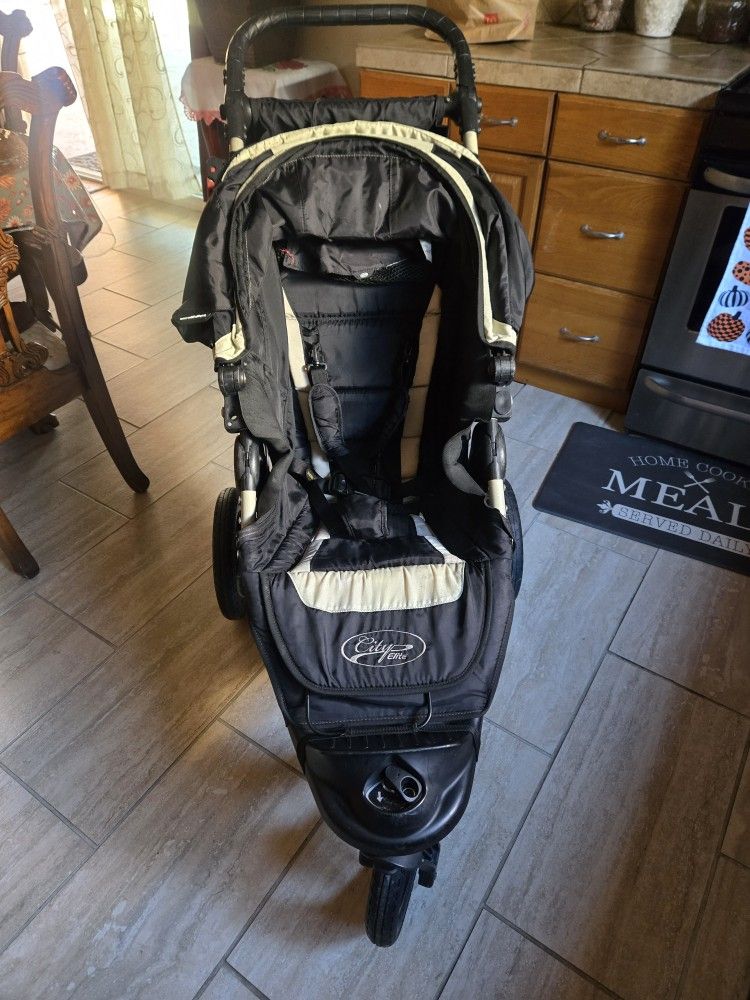 Jogging Stroller NEED GONE ASAP 