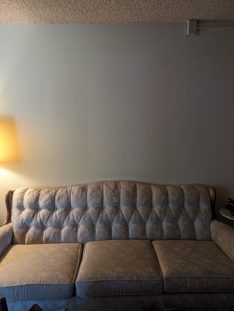 Lovely Replica Sofa Free