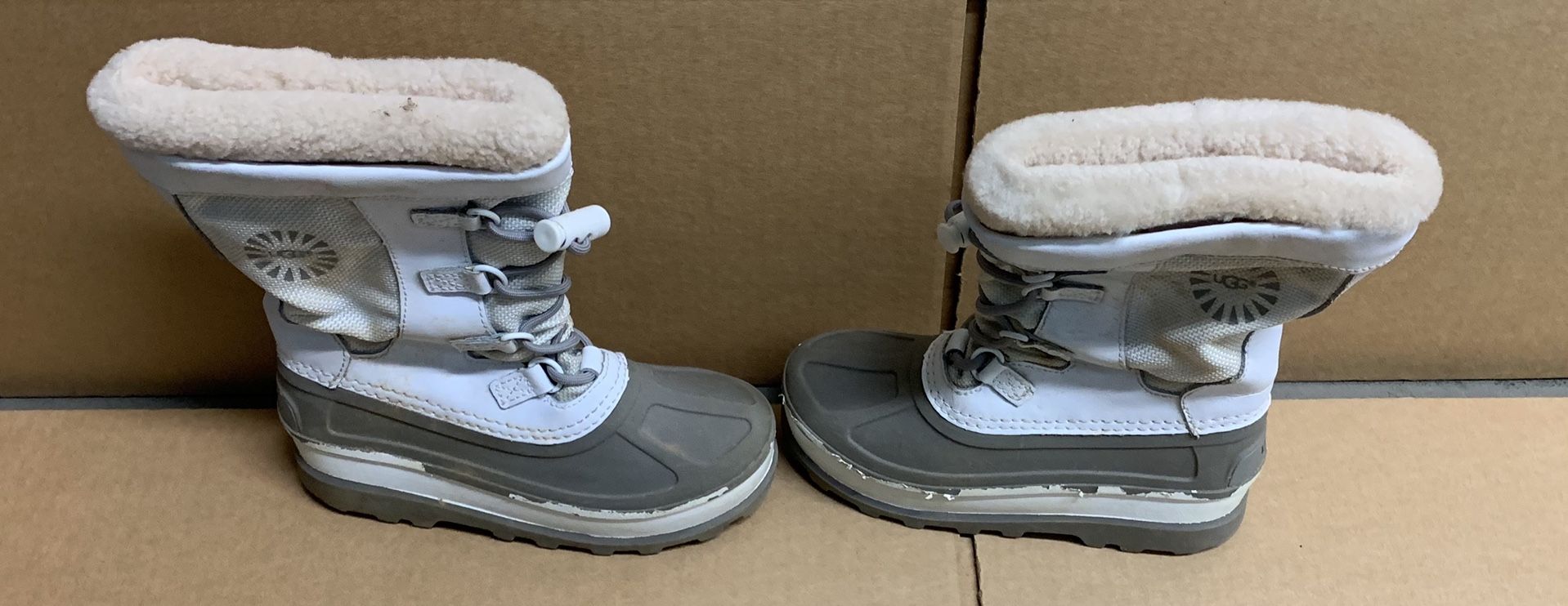 UGG Shoes | White Fur Lined Ugg Snow Boots Sz 1 Us Unisex