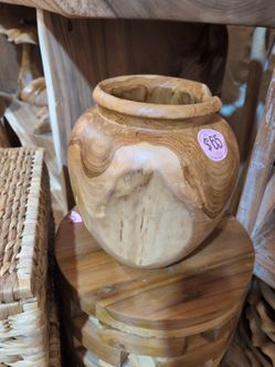 Wooden pot