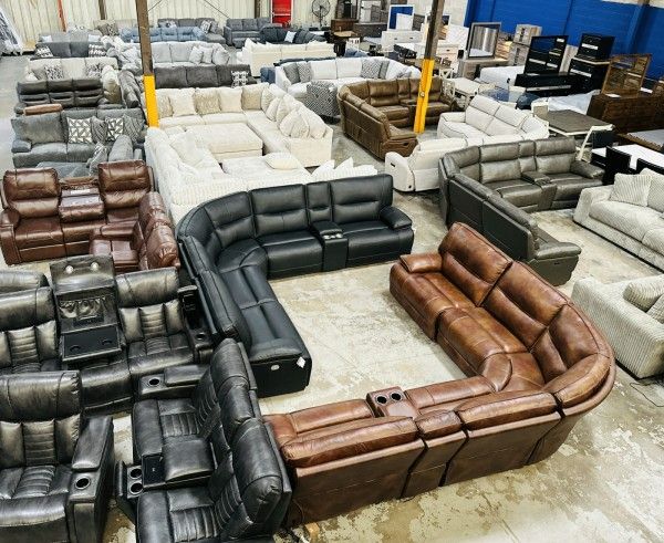 Living Room Clearance Sofas from $450, Sectionals from $500!
