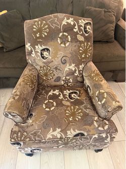 Free recliner chairs, Laguna Woods