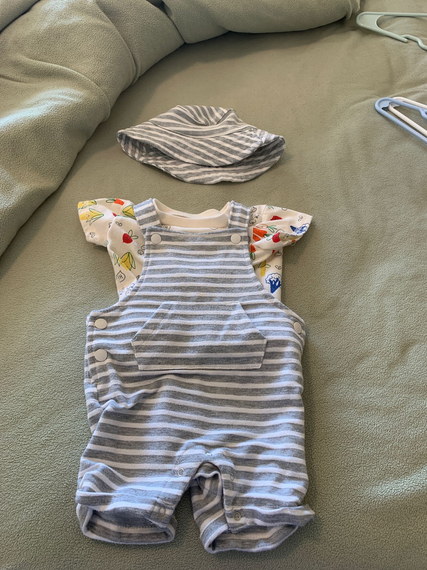 Baby clothes 0-3 month