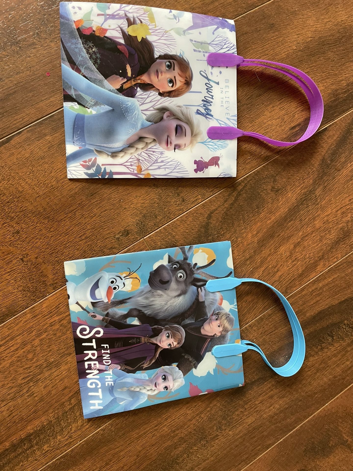 Frozen party decorations $135