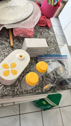 Used Mandela breast pump