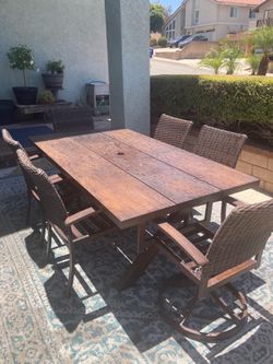 7 Piece Aluminum Patio Set! Patio Table and 6 Patio Chairs