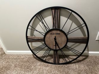 Hanging wall clock