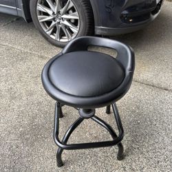 Swivel Bar Stool – Black Metal Frame with Padded Seat