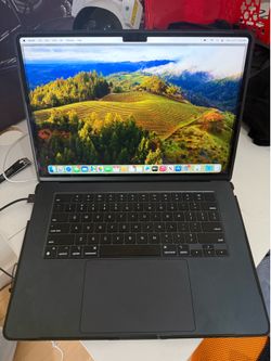 MacBook Air 15.3