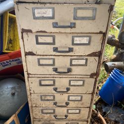 8 Drawer File Cabinet 