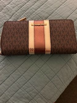 Michael kors wallet
