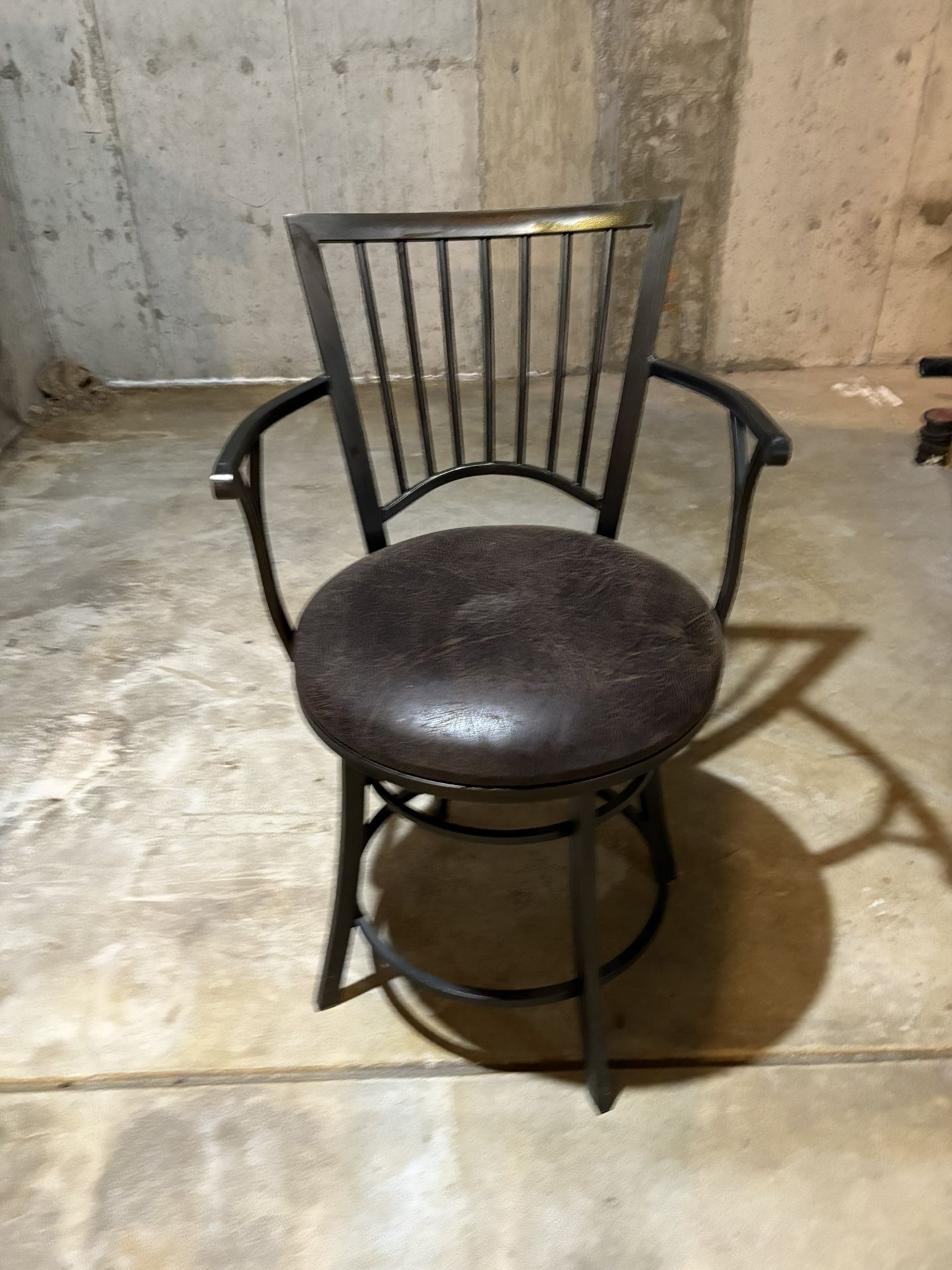 Set Of 4 Swivel bar stools