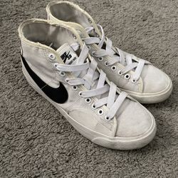 Size 6 mens Nike Blazers 