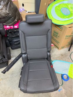 Bench seat. 2nd row for gm suvs