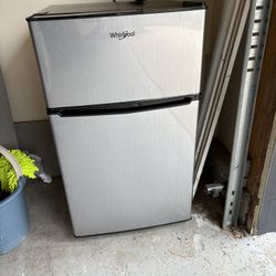 Mini fridge - Whirlpool