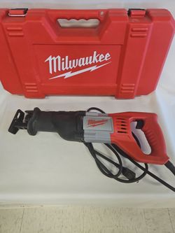 Milwaukee 6519-30 Sawzall Coeded Reciprocating Saw  in Case P817619-1