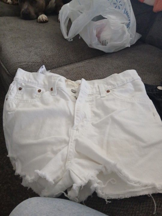 2 Pr Of Women Shorts Levi 501