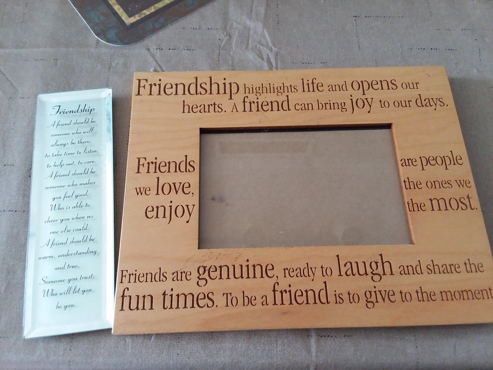 CUTE FRIENDSHIP PIC FRAME