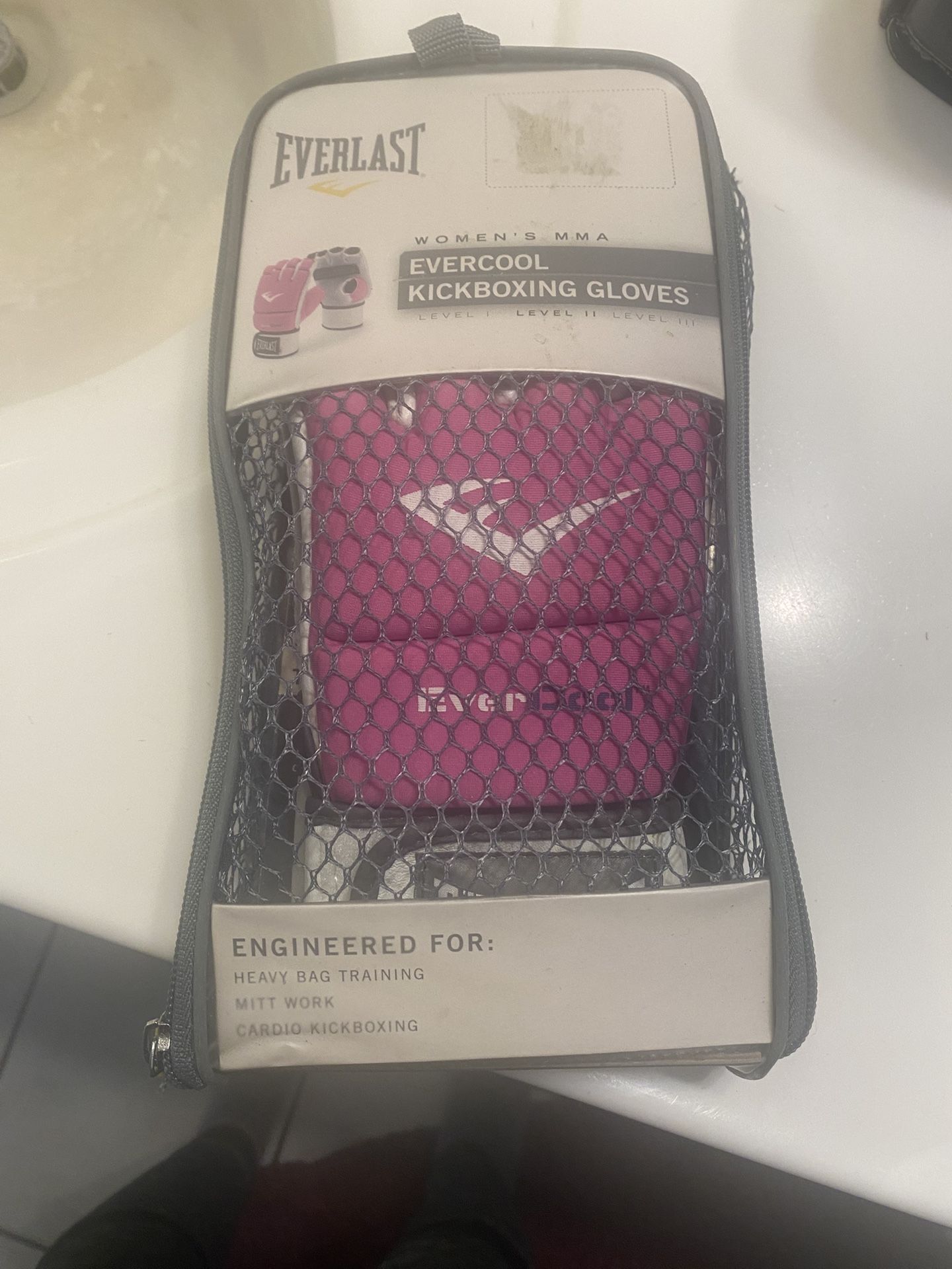 New uFC Gloves
