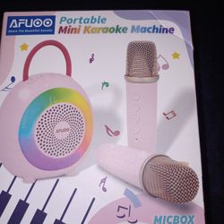 AFUOO Portable Mini Karaoke Machine
New pink portable karaoke set 